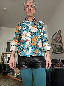 Snapshot of SexyLeon8 chatting on 02.21.26 SexyLeon8 online show from 02.21.26