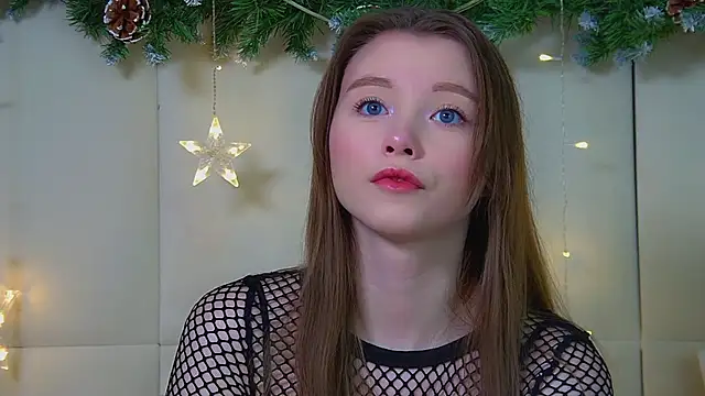 KeiraAsti online show from 12.21.25