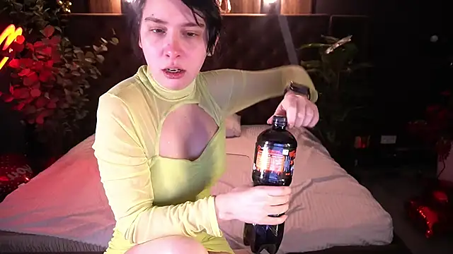 LiviaShy online show from 02.17.26