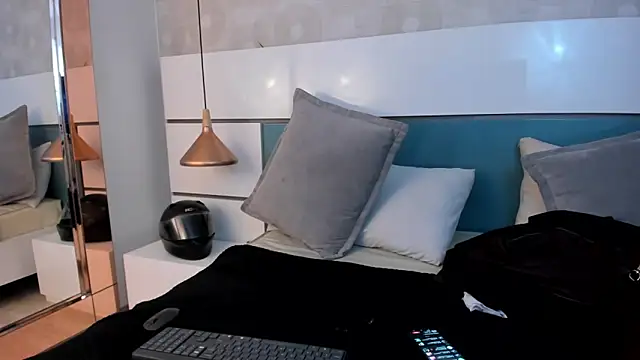 Ashkoreh online show from 06.10.26