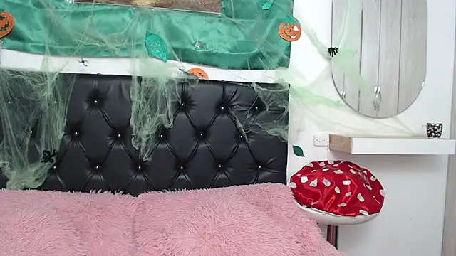 pinky f00x online show from 10.10.25