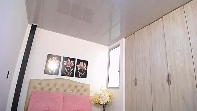 pinky f00x online show from 04.16.26