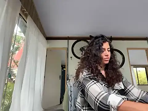 Snapshot of deusaludovica chatting on 05.16.26 deusaludovica online show from 05.16.26