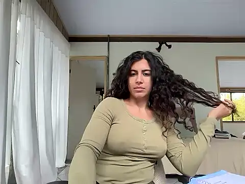 Snapshot of deusaludovica chatting on 05.25.26 deusaludovica online show from 05.25.26