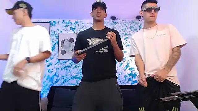 Snapshot of Kings_of_heaven chatting on 09.20.25 Kings of heaven online show from 09.20.25