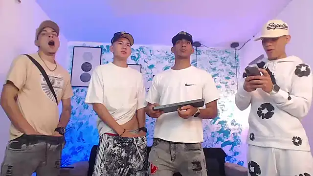 Snapshot of Kings_of_heaven chatting on 10.09.25 Kings of heaven online show from 10.09.25