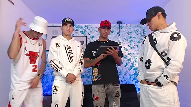 Snapshot of Kings_of_heaven chatting on 10.16.25 Kings of heaven online show from 10.16.25