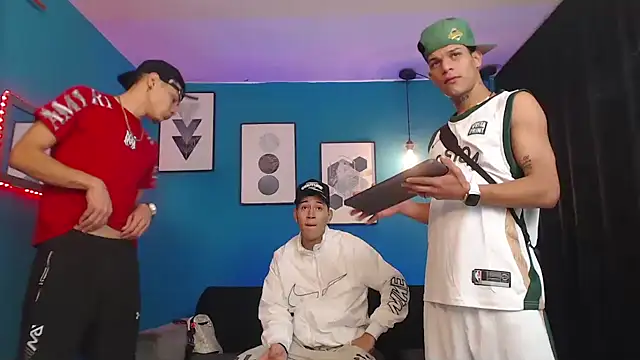 Snapshot of Kings_of_heaven chatting on 10.20.25 Kings of heaven online show from 10.20.25