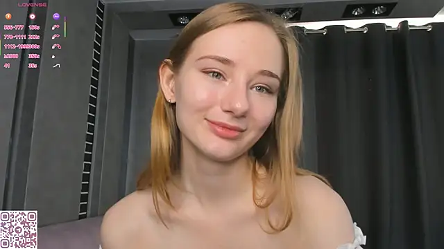 ElvinaRose online show from 10.13.25