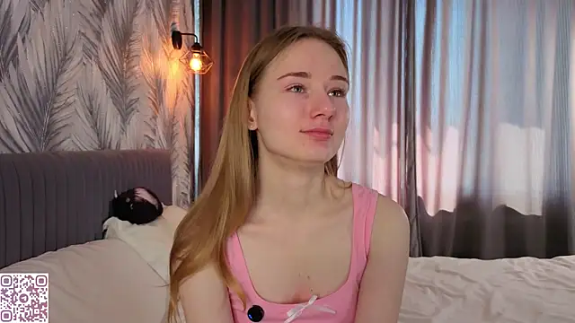 Snapshot of ElvinaRose chatting on 05.19.26 ElvinaRose online show from 05.19.26