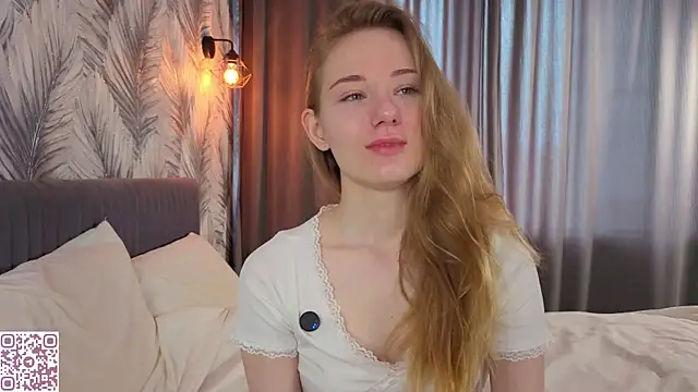 Snapshot of ElvinaRose chatting on 05.22.26 ElvinaRose online show from 05.22.26