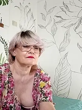 Catty Lady online show from 05.13.26