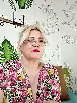 Catty Lady online show from 07.08.26