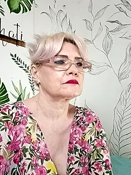 Catty Lady online show from 07.12.26