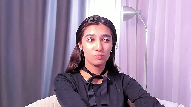 Snapshot of Elfy_Rare_ chatting on 10.12.25 Elfy Rare  online show from 10.12.25