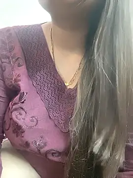 Snapshot of Seductive_Punjaban chatting on 10.24.25 Seductive Punjaban online show from 10.24.25