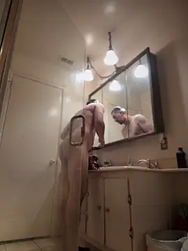 Snapshot of himNIGuys chatting on 09.30.25 himNIGuys online show from 09.30.25