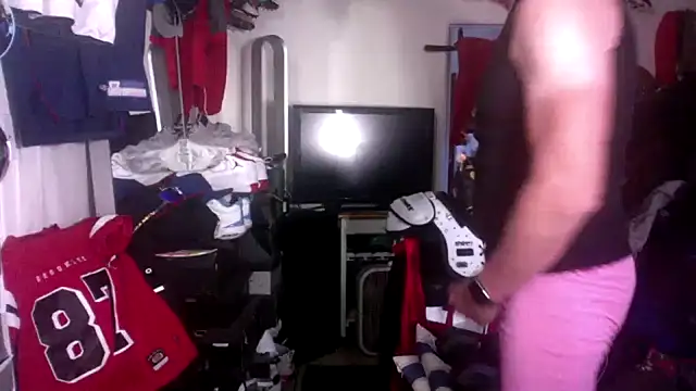 Snapshot of DILFJockDad87 chatting on 02.07.26 DILFJockDad87 online show from 02.07.26