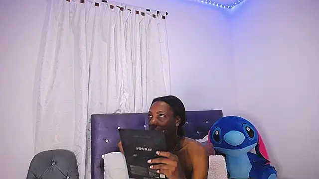 Snapshot of BryanaSmith21 chatting on 10.21.25 BryanaSmith21 online show from 10.21.25