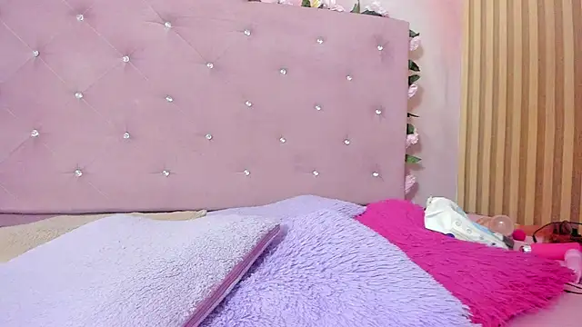 violet taylor  online show from 06.06.26
