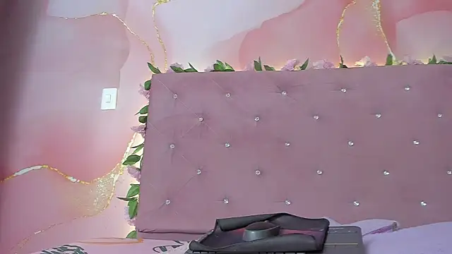 violet taylor  online show from 07.14.26