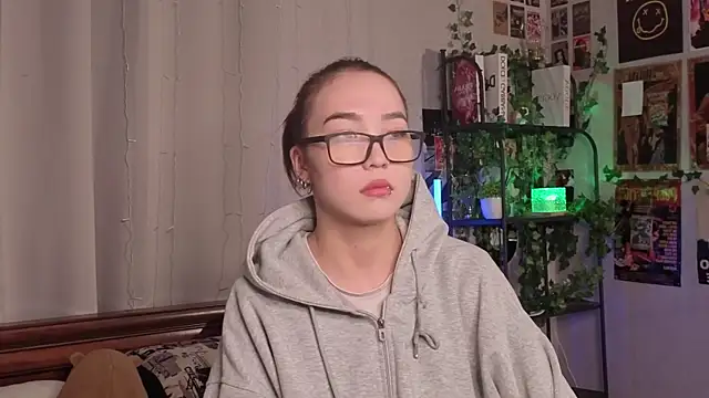 OdetteBiddy online show from 12.16.25