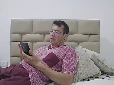 skinnylatino51 online show from 03.29.26