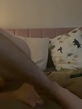 Snapshot of Skater1287 chatting on 10.01.25 Skater1287 online show from 10.01.25