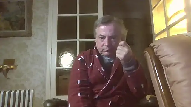 Snapshot of gegevincent chatting on 10.22.25 gegevincent online show from 10.22.25