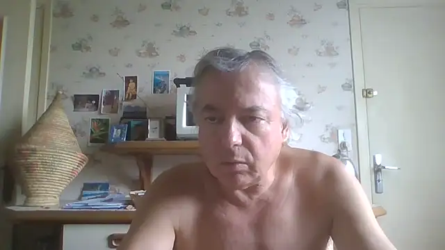 Snapshot of gegevincent chatting on 06.30.26 gegevincent online show from 06.30.26