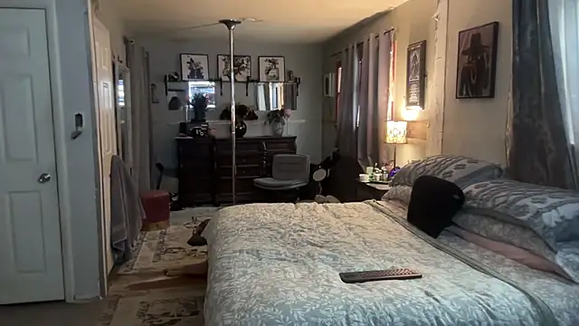 Snapshot of sexyred77713 chatting on 02.06.26 sexyred77713 online show from 02.06.26