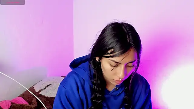 Alanaloiiss  online show from 03.11.26