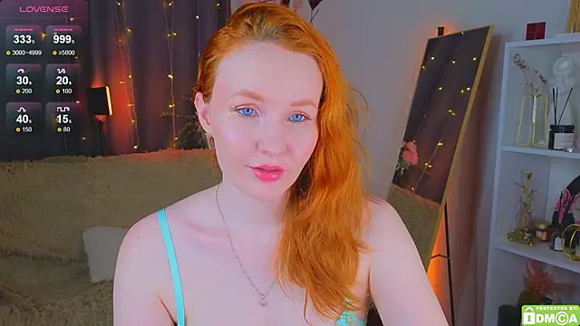 Snapshot of JoyceJones chatting on 02.01.26 JoyceJones online show from 02.01.26