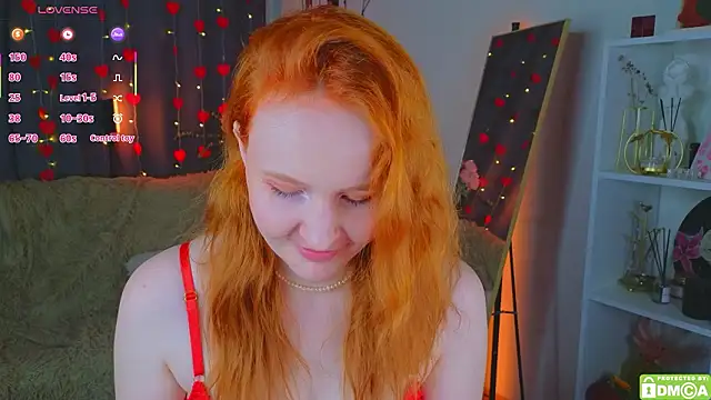 Snapshot of JoyceJones chatting on 02.19.26 JoyceJones online show from 02.19.26