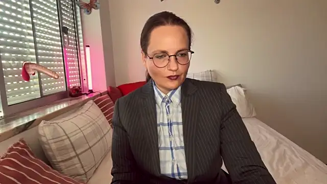 Snapshot of UnderWunder chatting on 06.19.26 UnderWunder online show from 06.19.26