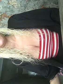 Snapshot of AlevNaz chatting on 04.24.26 AlevNaz online show from 04.24.26