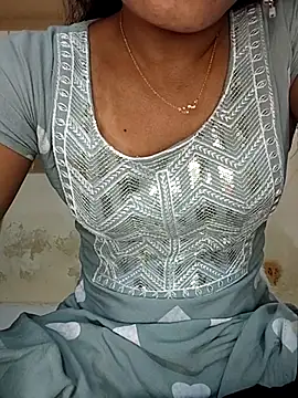 Snapshot of ranisanthutelugu chatting on 11.02.25 ranisanthutelugu online show from 11.02.25