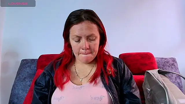 carolinhe  online show from 09.12.25