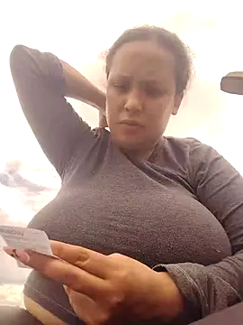 Snapshot of You-sexy-starr chatting on 10.11.25 You-sexy-starr online show from 10.11.25