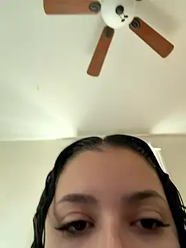 Snapshot of babykalirose chatting on 01.12.26 babykalirose online show from 01.12.26