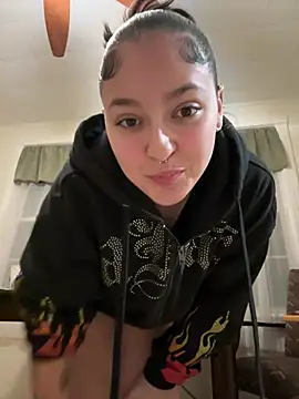 Snapshot of babykalirose chatting on 02.02.26 babykalirose online show from 02.02.26