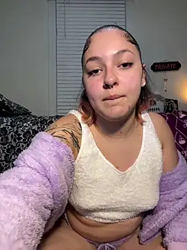 Snapshot of babykalirose chatting on 02.08.26 babykalirose online show from 02.08.26