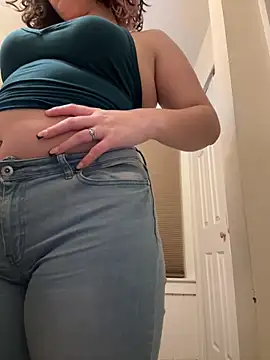 Snapshot of babykalirose chatting on 02.19.26 babykalirose online show from 02.19.26