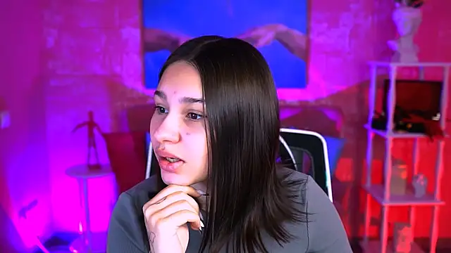 Snapshot of KimClarks_ chatting on 10.13.25 KimClarks  online show from 10.13.25