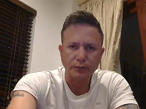 Snapshot of TroyDieselXXX chatting on 12.20.25 TroyDieselXXX online show from 12.20.25