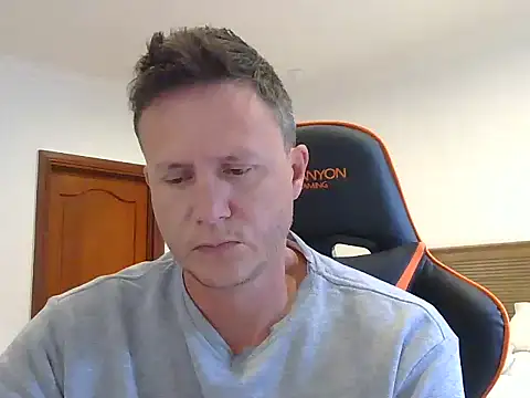 Snapshot of TroyDieselXXX chatting on 12.22.25 TroyDieselXXX online show from 12.22.25