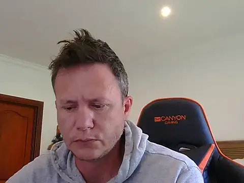 Snapshot of TroyDieselXXX chatting on 01.10.26 TroyDieselXXX online show from 01.10.26