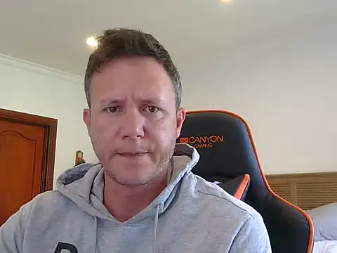 Snapshot of TroyDieselXXX chatting on 01.11.26 TroyDieselXXX online show from 01.11.26