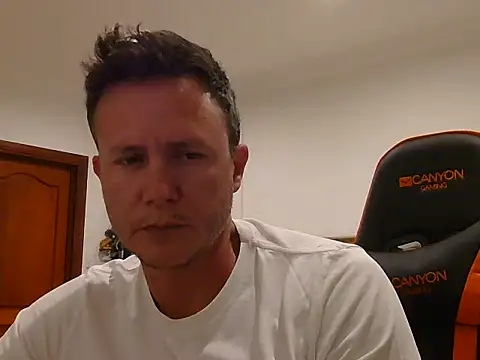 Snapshot of TroyDieselXXX chatting on 01.12.26 TroyDieselXXX online show from 01.12.26