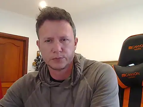 Snapshot of TroyDieselXXX chatting on 01.13.26 TroyDieselXXX online show from 01.13.26